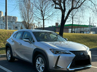 Lexus UX foto 2