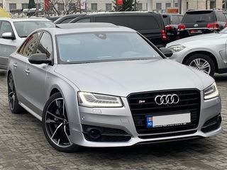 Audi S8 foto 1