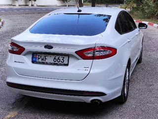 Ford Fusion foto 7