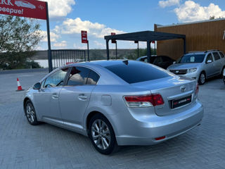 Toyota Avensis foto 4