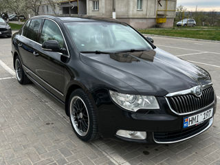 Skoda Superb foto 2