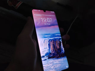 Продам Huawei p 30 pro (трещина сбоку)