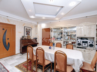 Casă 3 nivele, 327 mp, teren 8 ari, Buiucani, Str. Milano, 295000€ foto 2