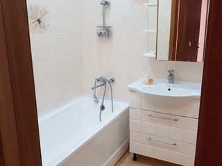 Apartament cu 2 camere, 63 m², Buiucani, Chișinău foto 5