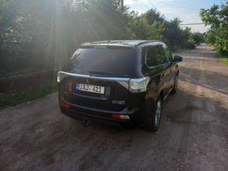 Mitsubishi Outlander foto 4