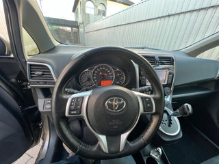 Toyota Verso-S foto 8