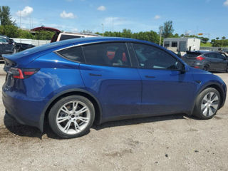 Tesla Model Y foto 4