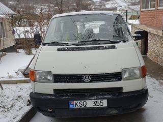 Volkswagen T4 foto 1