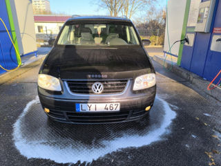 Volkswagen Touran foto 10