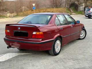 BMW 3 Series foto 5