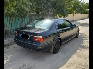 BMW 5 Series foto 3