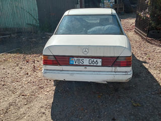 Mercedes Series (W124) foto 4