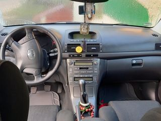 Toyota Avensis foto 5