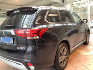 Mitsubishi Outlander foto 3