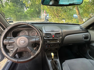 Nissan Almera foto 5