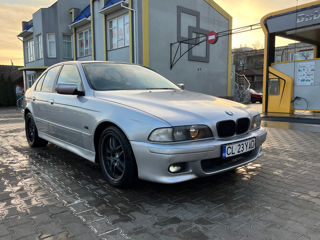 BMW 5 Series foto 3