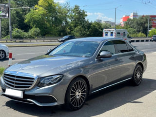 Mercedes E-Class foto 1