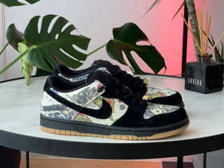 Nike SB Dunk Low Rammellzee x Supreme foto 1