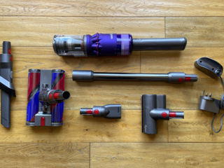 Aspiratoare Dyson V15 - 9900 lei, Dyson V11 - 8200 lei, Dyson V10 - 6000 lei, Dyson V8 - 4400 lei foto 3