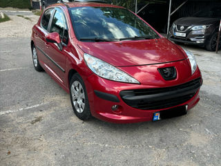 Peugeot 207 foto 2