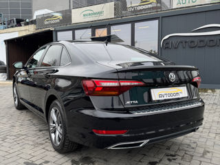 Volkswagen Jetta foto 4