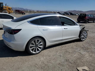 Tesla Model 3 foto 3