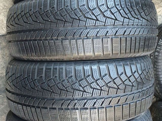 235/50/ R19- Hankook.