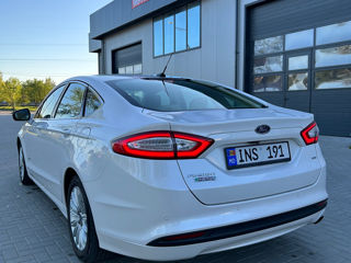 Ford Fusion foto 1