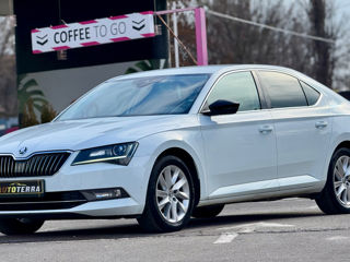 Skoda Superb foto 2