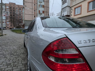 Mercedes E-Class foto 8