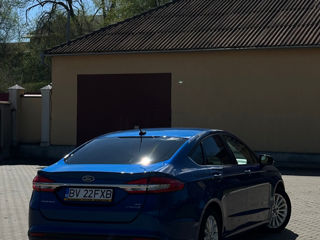 Ford Fusion foto 4