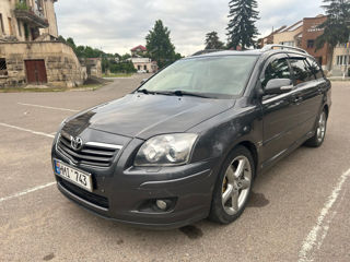 Toyota Avensis foto 4