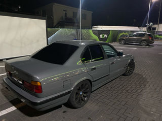 BMW 5 Series foto 3