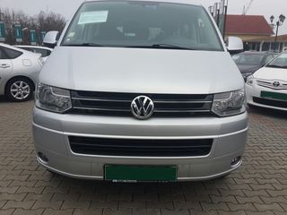 Volkswagen Caravelle foto 1