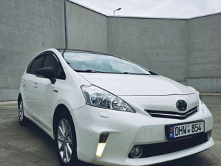 Toyota Prius + foto 2