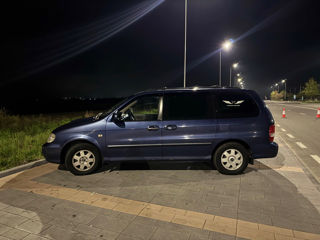 KIA Carnival foto 3