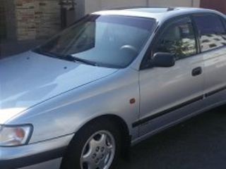 Toyota Carina foto 4