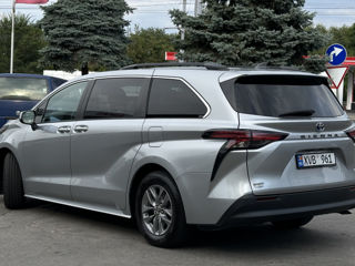 Toyota Sienna foto 3