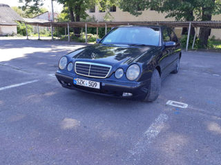 Mercedes E-Class foto 2