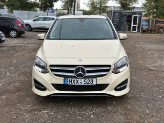 Mercedes B-Class foto 2