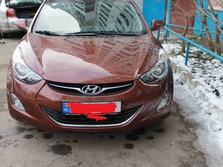 Hyundai Elantra foto 2