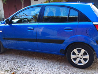 Nissan Almera foto 8