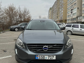 Volvo XC60 foto 1