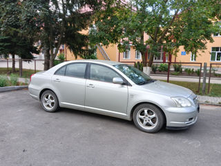 Toyota Avensis foto 3