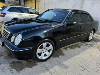 Mercedes E-Class foto 8