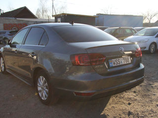 Volkswagen Jetta foto 4