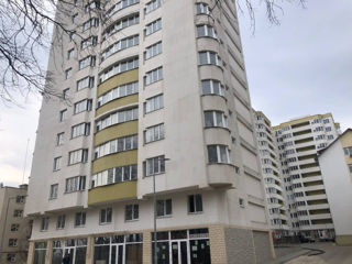 Apartament cu 2 camere, 80 m², Botanica, Chișinău foto 1
