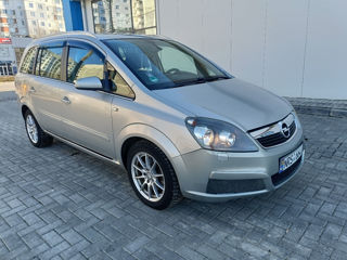 Opel Zafira foto 2