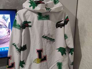 Lacoste foto 2