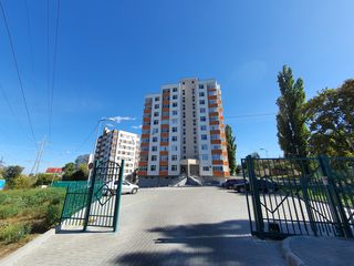 Vînzare apartament 2 dormitoare și living, priveliște spre tot orașul, bloc superb! foto 8